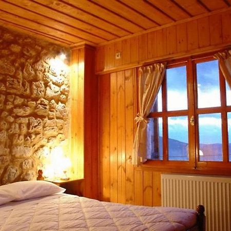 Ariadne Guesthouse Arachova Zimmer foto